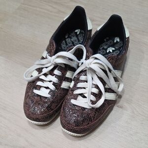 Adidas Women's Textured Brown and Cream Sneakers